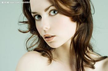 �������Ƽ�ǧ����Ƶ���й�����͵�ǰ�������ƺ��°��꾭�ù����ٿ�������ʿ��̸��...